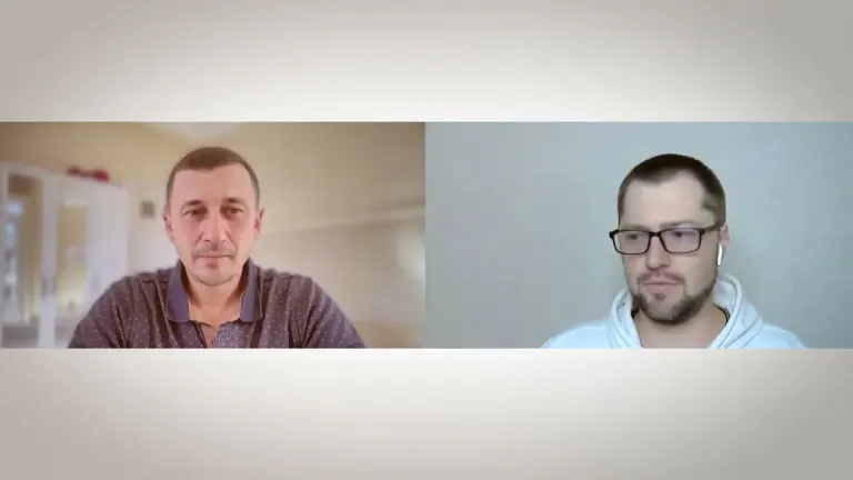 Юрий на видеосвязи с интервьюером — кадр из видео-кейса